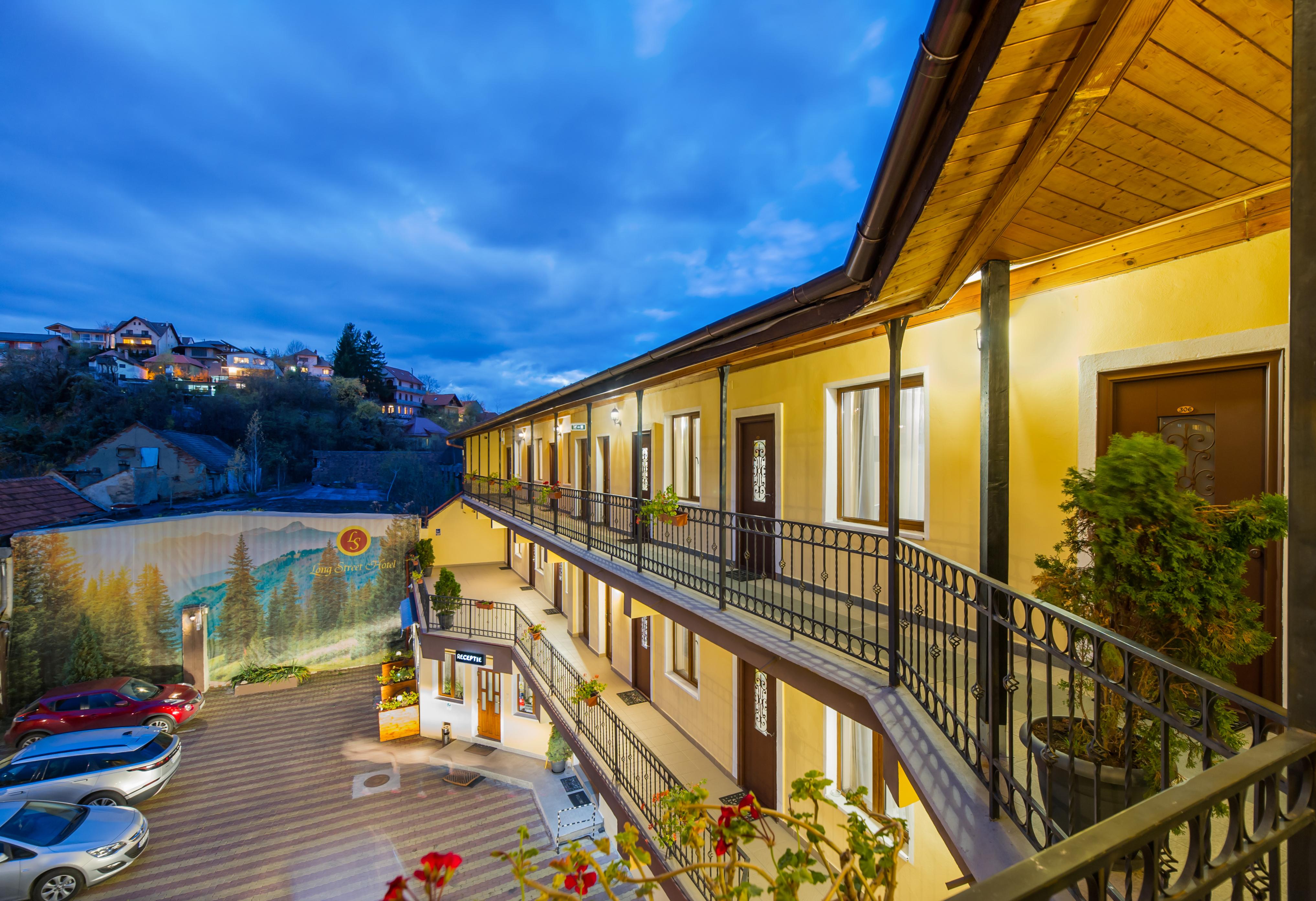 Long Street Hotel Μπρασόβ Εξωτερικό φωτογραφία