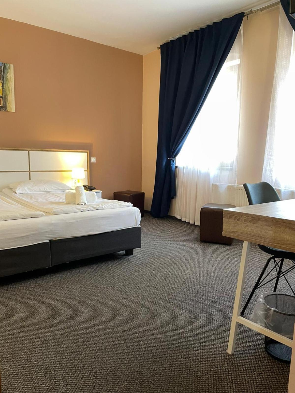 Long Street Hotel Μπρασόβ Δωμάτιο φωτογραφία