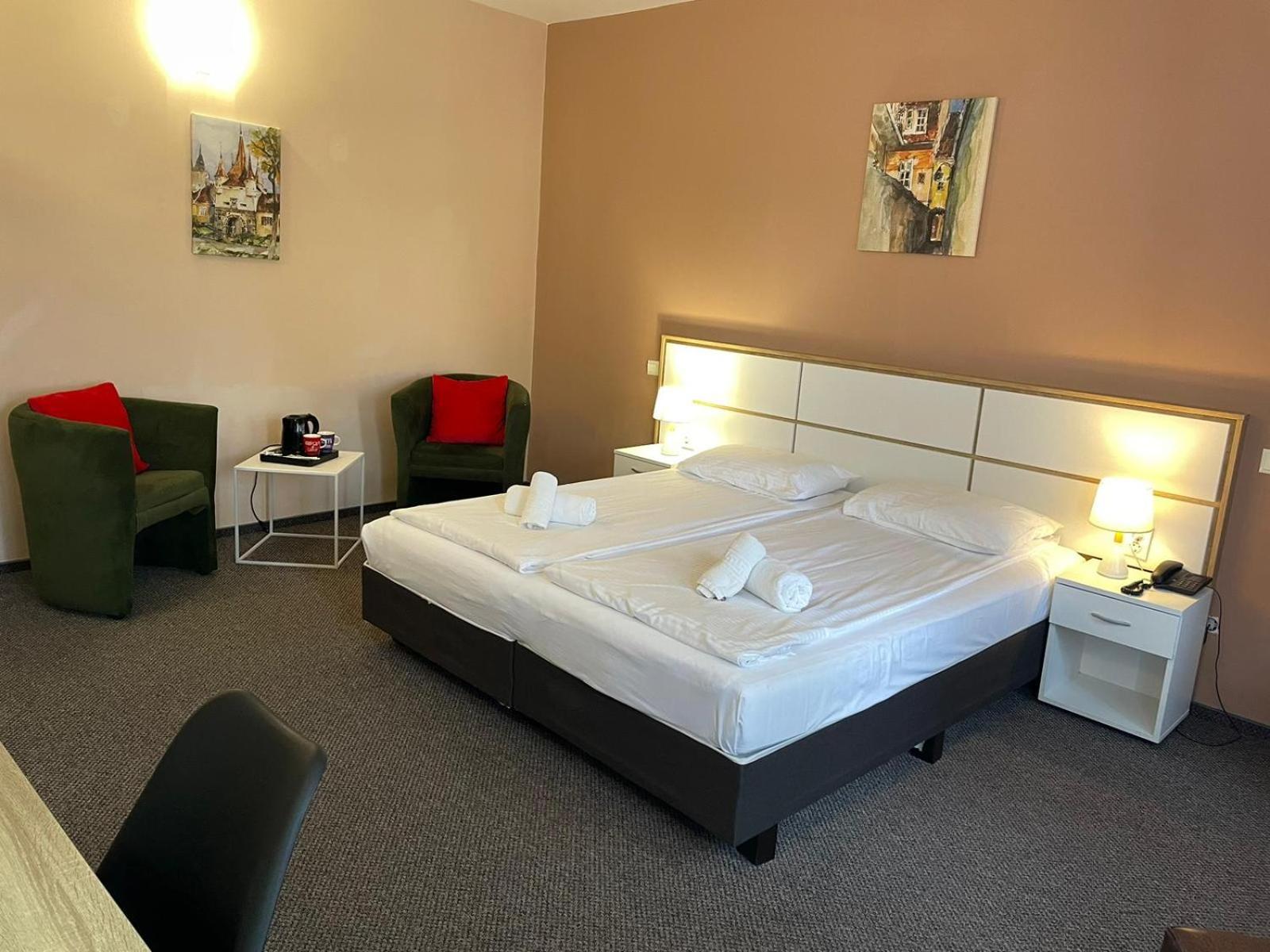 Long Street Hotel Μπρασόβ Εξωτερικό φωτογραφία