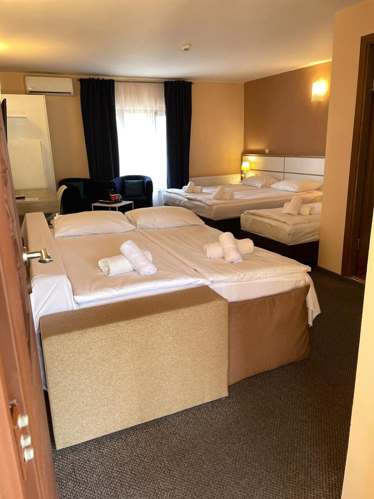 Long Street Hotel Μπρασόβ Δωμάτιο φωτογραφία